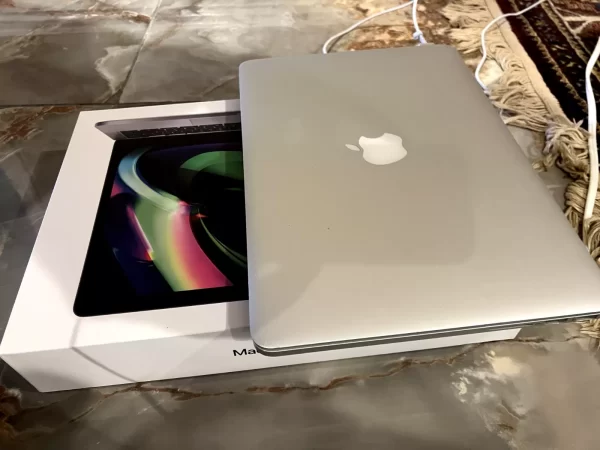 MACBOOK PRO 2017 - Image 2