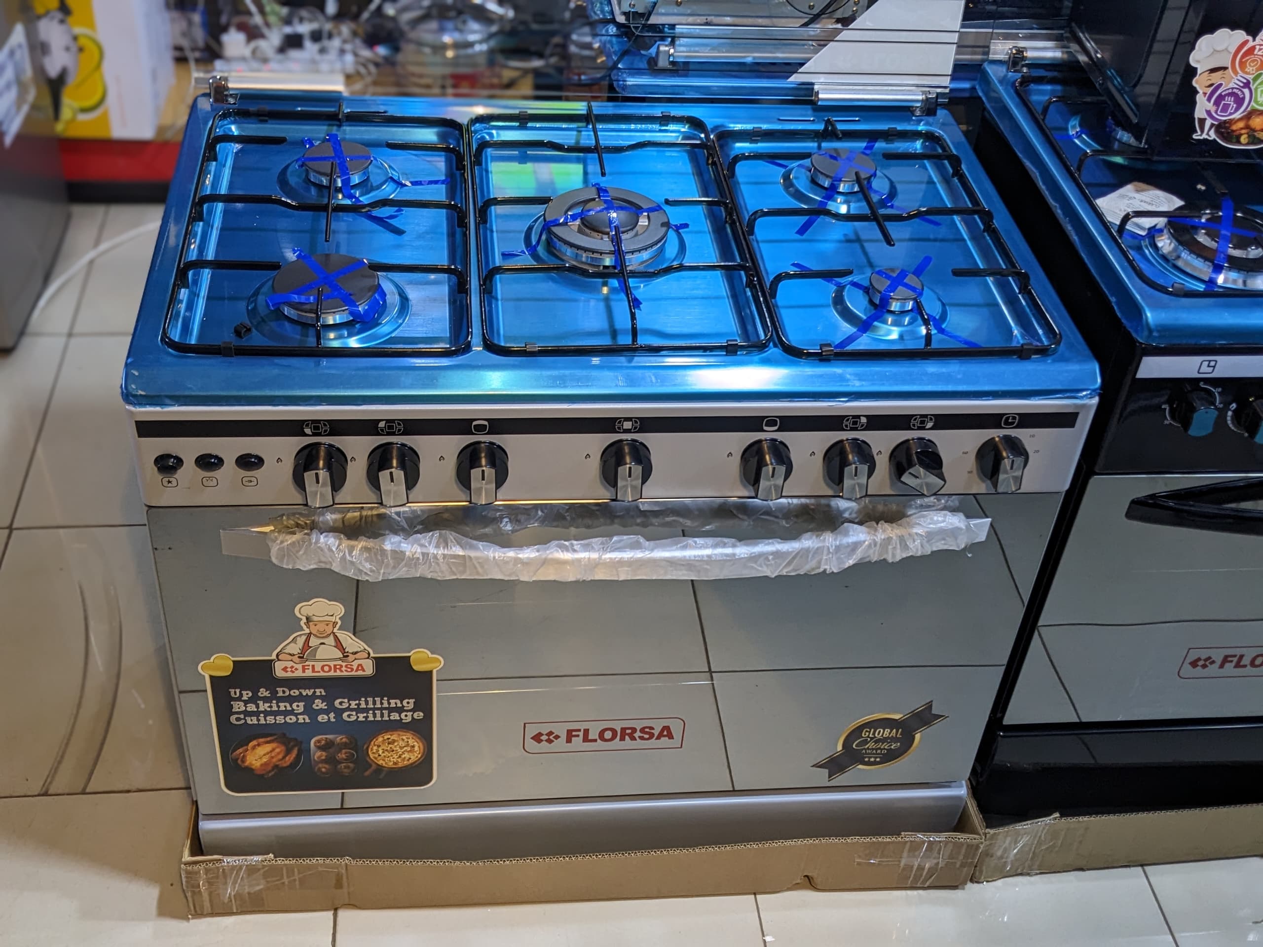 Gas Range with Double-Layer Glass Door, 4 Burners, Cast Iron Rack, 60L Capacity, Dedicated LPG